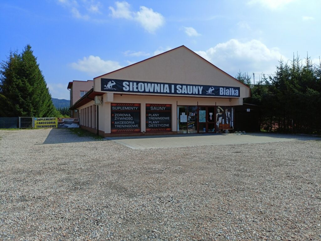 Siłownia Białka widok z zewnątrz
